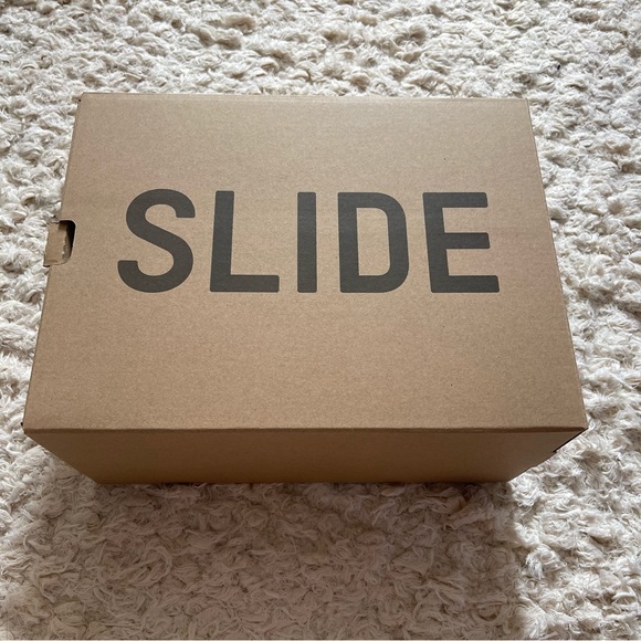 Yeezy slides - Picture 6 of 6